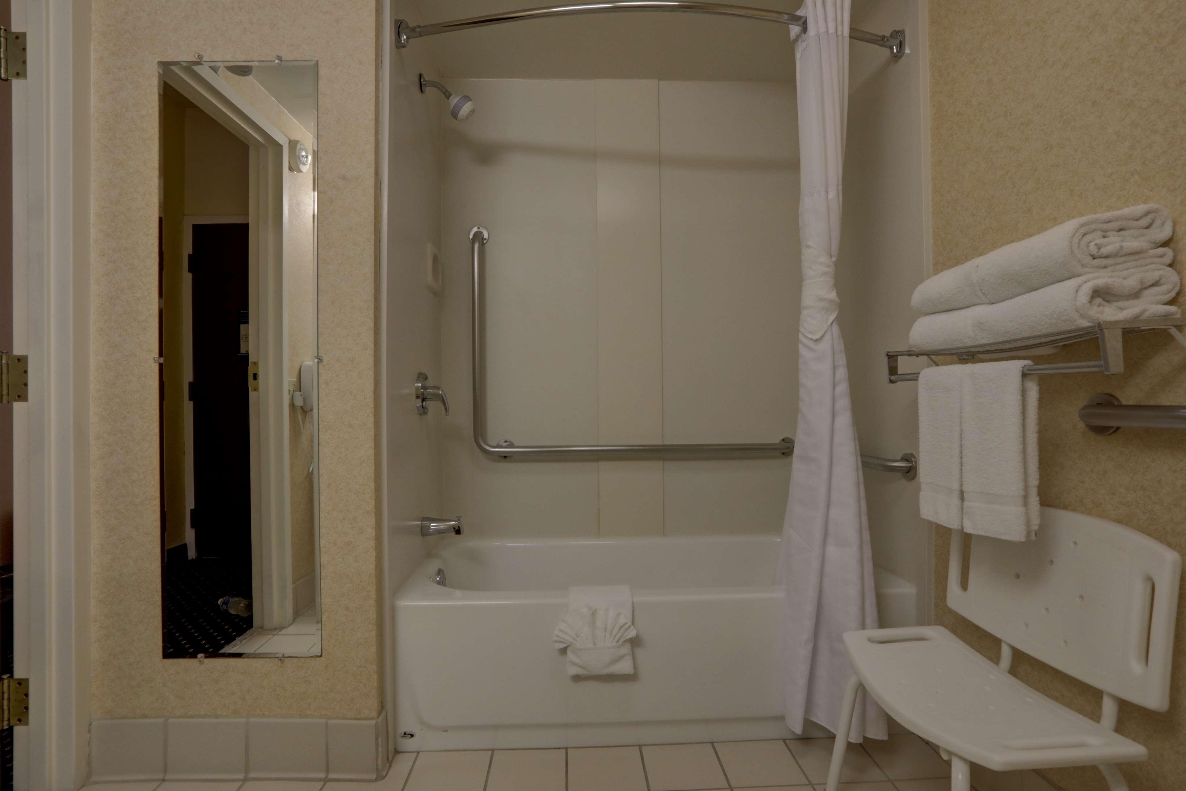 Surestay Plus Hotel By Best Western Chicago Lombard Quarto foto