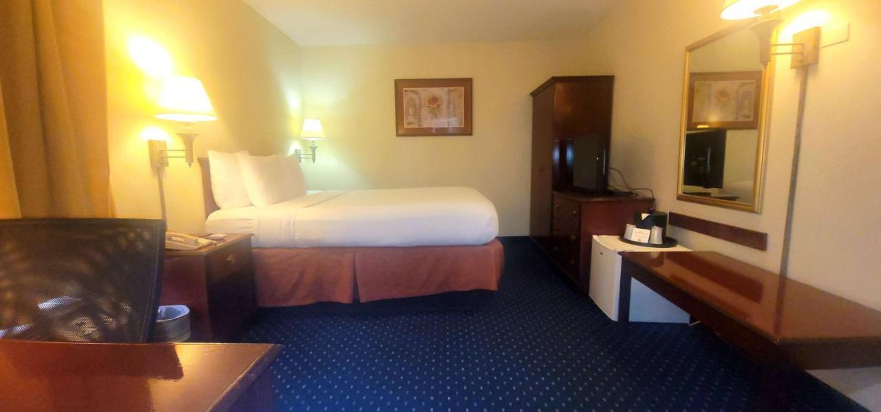 Surestay Plus Hotel By Best Western Chicago Lombard Exterior foto